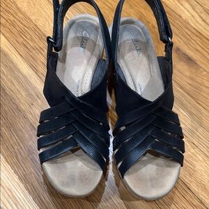 Clarks Women's Black and Tan Sandals